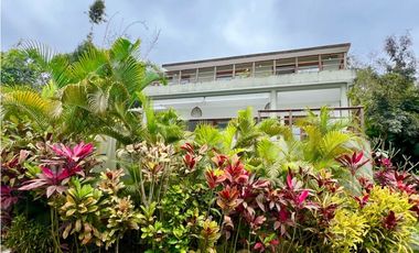 Casa 3 dormitorios con piscina y vista al mar Ayampe