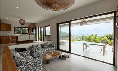 Casa 3 dormitorios con piscina y vista al mar Ayampe