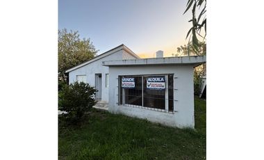 SE VENDE CASA DOS DORM. CALLE CORRIENTES - APPTO BANCOR