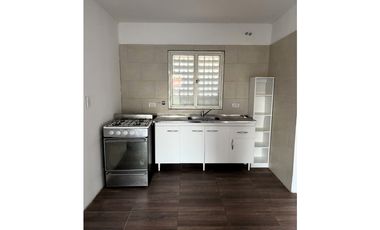 SE VENDE CASA DOS DORM. CALLE CORRIENTES - APPTO BANCOR