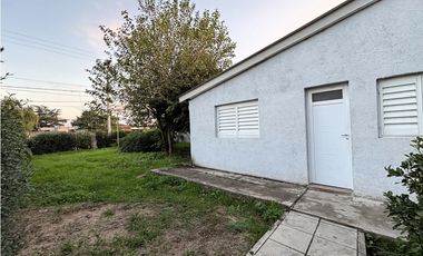 SE VENDE CASA DOS DORM. CALLE CORRIENTES - APPTO BANCOR