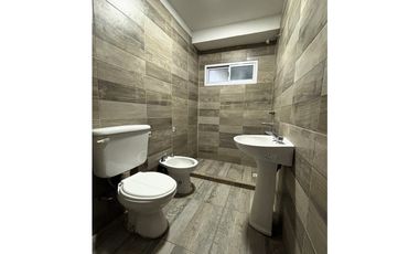 SE VENDE CASA DOS DORM. CALLE CORRIENTES - APPTO BANCOR