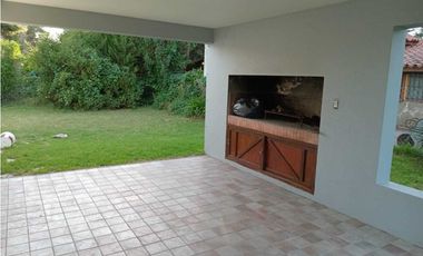 VENTA CASA 3 AMB. CON PARQUE APTO CREDITO Bº RESIDENCIAL EN MIRAMAR