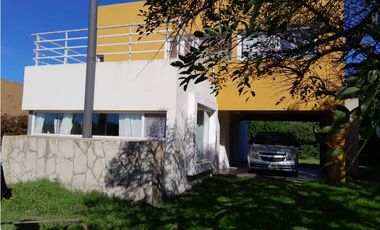 VENTA CASA 3 AMB. CON PARQUE APTO CREDITO Bº RESIDENCIAL EN MIRAMAR