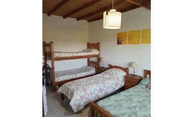 VENTA CASA 3 AMB. CON PARQUE APTO CREDITO Bº RESIDENCIAL EN MIRAMAR