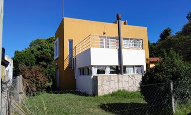 VENTA CASA 3 AMB. CON PARQUE APTO CREDITO Bº RESIDENCIAL EN MIRAMAR