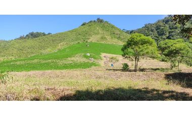 ¡Gran Oportunidad en Villa Dorita, Sector Intag!