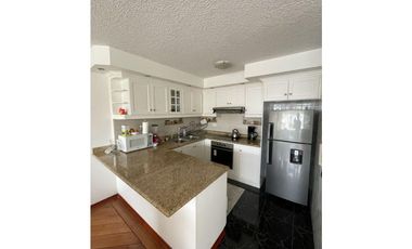 🌆 **¡Departamento en venta en el Edificio Crisja, Quito!** 🌆