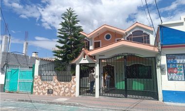 CASA EN VENTA EN COTACACHI