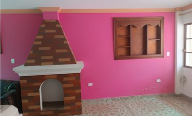 CASA EN VENTA EN COTACACHI
