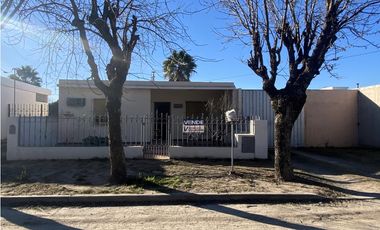 SE VENDE CASA 2 DORMITORIOS CALLE BRASIL CON PILETA