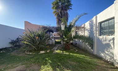 SE VENDE CASA 2 DORMITORIOS CALLE BRASIL CON PILETA