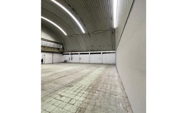 ALQUILER LOCAL Y GALERA COMERCIAL FERNANDEZ DE CORDOVA