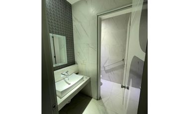 ALQUILER LOCAL Y GALERA COMERCIAL FERNANDEZ DE CORDOVA