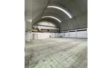 ALQUILER LOCAL Y GALERA COMERCIAL FERNANDEZ DE CORDOVA