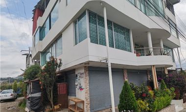 CASA RENTERA ESQUINERA – ALTA RENTABILIDAD EN CAYAMBE 💰📈