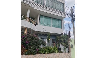 CASA RENTERA ESQUINERA – ALTA RENTABILIDAD EN CAYAMBE 💰📈