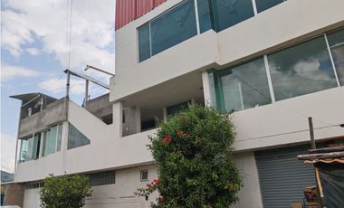 CASA RENTERA ESQUINERA – ALTA RENTABILIDAD EN CAYAMBE 💰📈