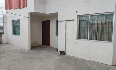 CASA RENTERA ESQUINERA – ALTA RENTABILIDAD EN CAYAMBE 💰📈