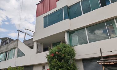 CASA RENTERA ESQUINERA – ALTA RENTABILIDAD EN CAYAMBE 💰📈