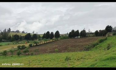 Se vende espectacular propiedad en Otavalo