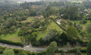 Venta Lote En El Retiro, Con frente a La Via LLanogrande.