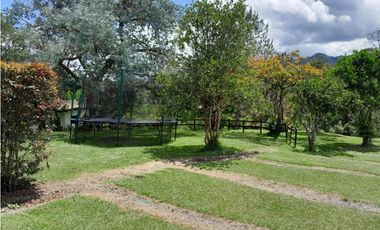 Venta Lote En El Retiro, Con frente a La Via LLanogrande.