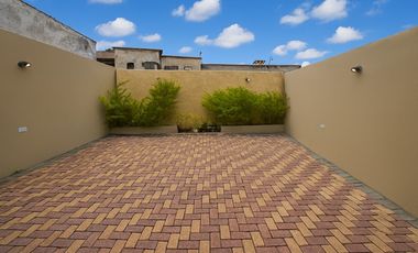 CASA AMPLIA EN VENTA CON BUENOS ACABADOS SECTOR CUIDADELA LOS MEDICOS