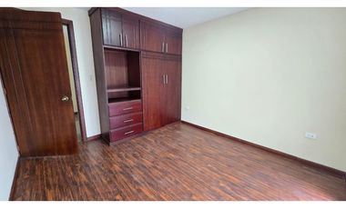 CASA AMPLIA EN VENTA CON BUENOS ACABADOS SECTOR CUIDADELA LOS MEDICOS