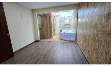 CASA AMPLIA EN VENTA CON BUENOS ACABADOS SECTOR CUIDADELA LOS MEDICOS