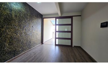 CASA AMPLIA EN VENTA CON BUENOS ACABADOS SECTOR CUIDADELA LOS MEDICOS