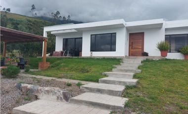 VENTA DE QUINTA EN URBANIZACIÓN PRIVADA – Ibarra-Ecuador