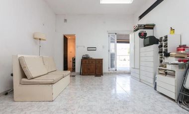 Casa en venta de 3 dormitorios c/ cochera en Temperley