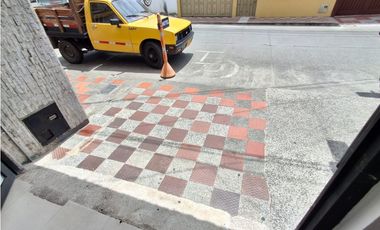 SE RENTA LOCAL CERCA AL PARQUE PRINCIPAL DE MONTENEGRO , QUINDIO