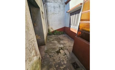 VENTA PH 3 AMBIENTES PATIO JARDIN LUMINOSO SOBRE CALLE ITALIA