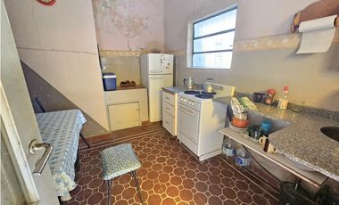 VENTA PH 3 AMBIENTES PATIO JARDIN LUMINOSO SOBRE CALLE ITALIA