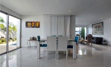 CASA EN VENTA O ARRIENDO EN PICACHO CON PISCINA - CONJUNTO CERRADO