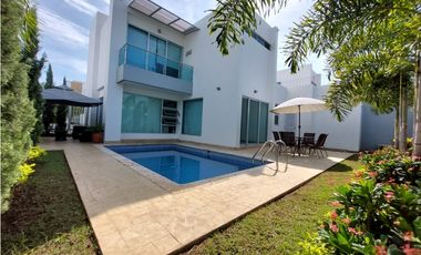 CASA EN VENTA O ARRIENDO EN PICACHO CON PISCINA - CONJUNTO CERRADO