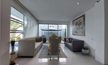 CASA EN VENTA O ARRIENDO EN PICACHO CON PISCINA - CONJUNTO CERRADO