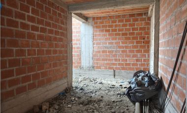 SE VENDE CASA SEMI CONSTRUIDA EN CONDOMINIO LAS VIÑAS POCOLLAY