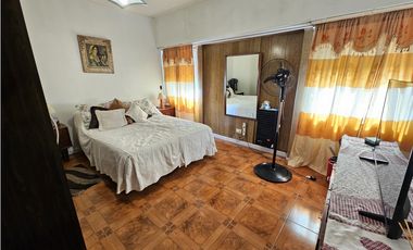 venta de departamento de 4 ambientes 2° piso por escalera