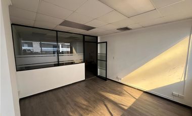 Se alquila Oficina 84.24 m² en Galerías Balboa