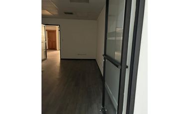 Se alquila Oficina 84.24 m² en Galerías Balboa