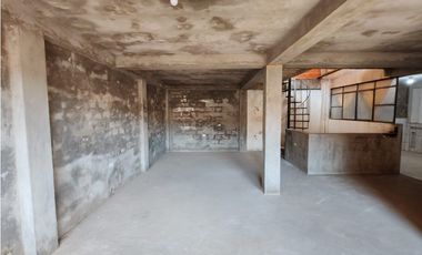 i025030 - Venta local comercial + casa habitación - Calleria