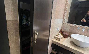 Departamento en venta de 4 dormitorios c/ cochera en Lomas de Zamora