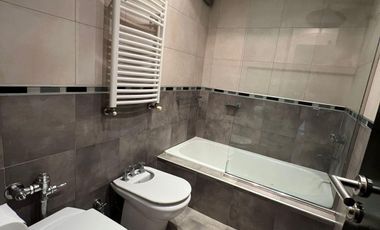 Departamento en venta de 4 dormitorios c/ cochera en Lomas de Zamora