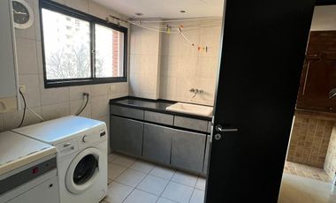 Departamento en venta de 4 dormitorios c/ cochera en Lomas de Zamora