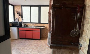 Departamento en venta de 4 dormitorios c/ cochera en Lomas de Zamora