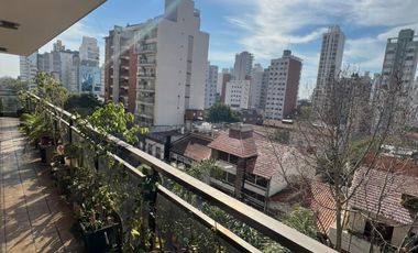 Departamento en venta de 4 dormitorios c/ cochera en Lomas de Zamora