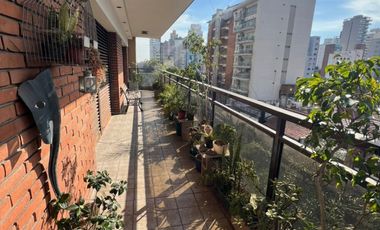 Departamento en venta de 4 dormitorios c/ cochera en Lomas de Zamora